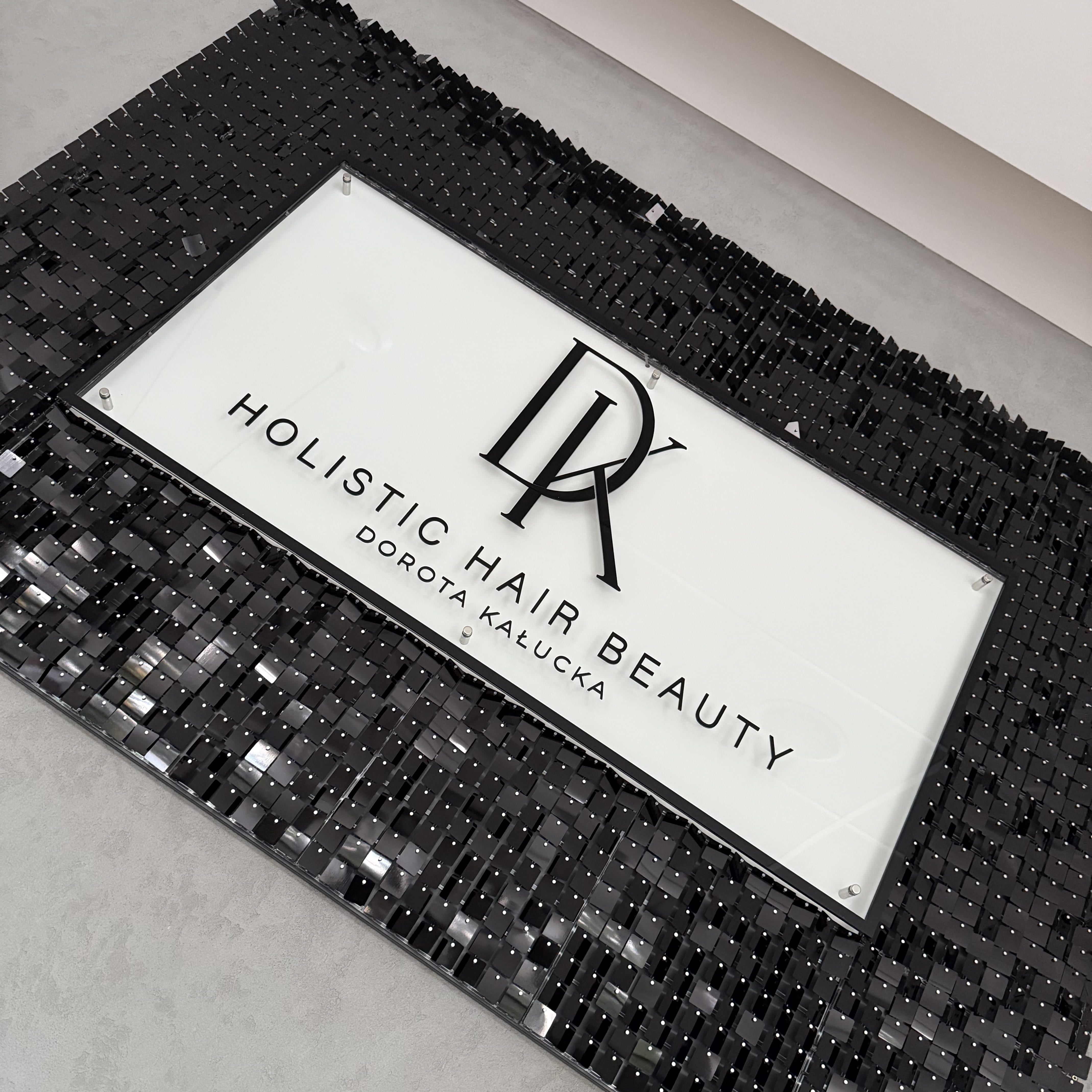 Logo Holistic Hair Beauty